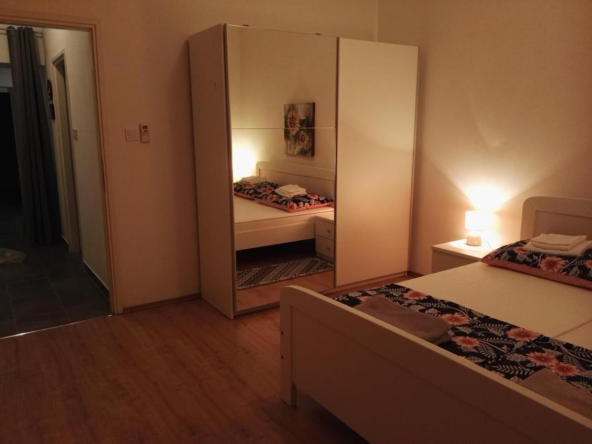 Mara Apartment พูลา ภายนอก รูปภาพ