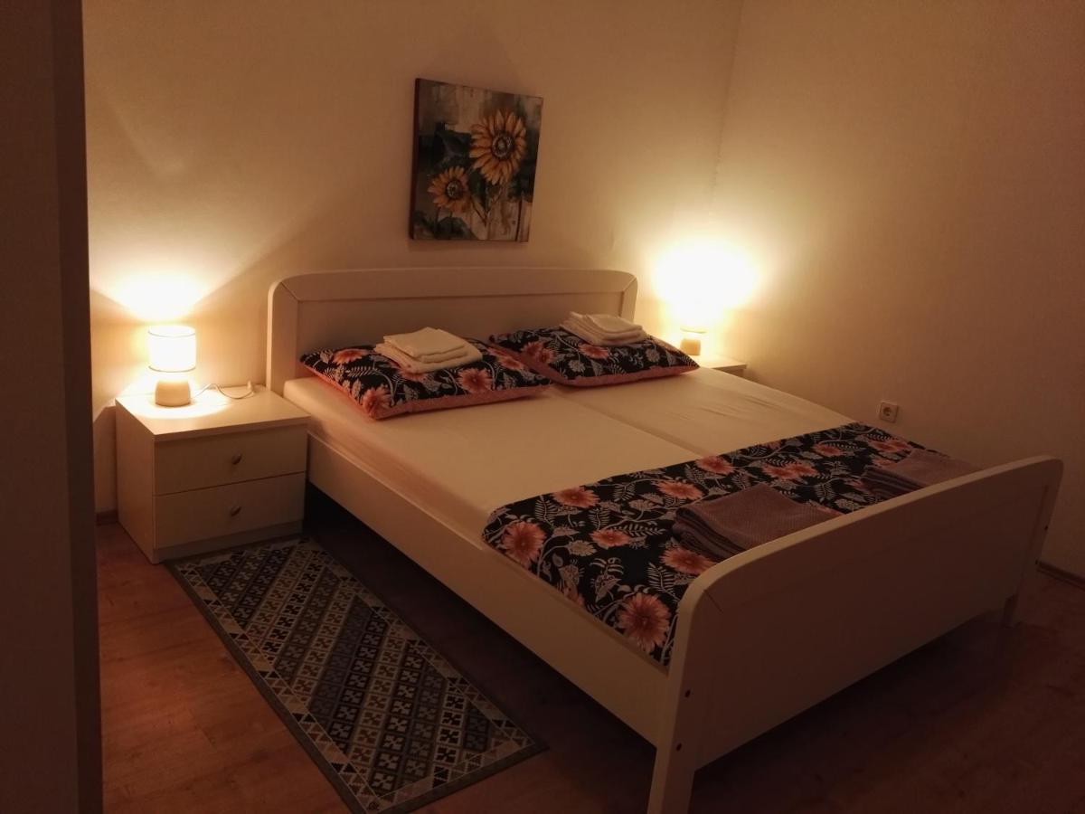 Mara Apartment พูลา ภายนอก รูปภาพ