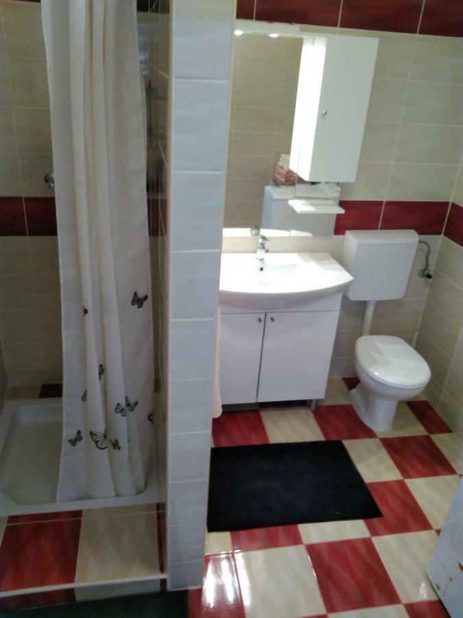 Mara Apartment พูลา ภายนอก รูปภาพ