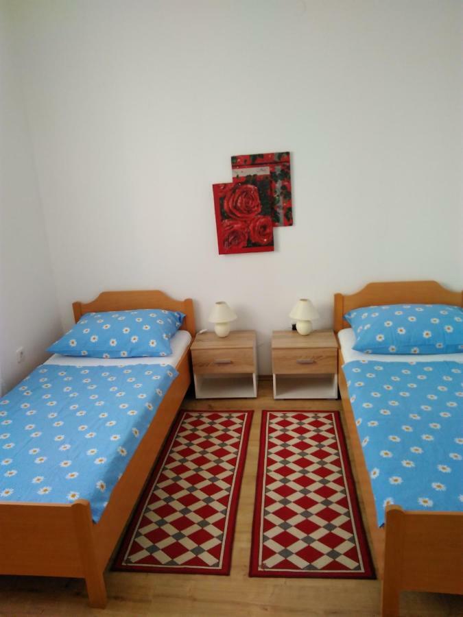 Mara Apartment พูลา ภายนอก รูปภาพ