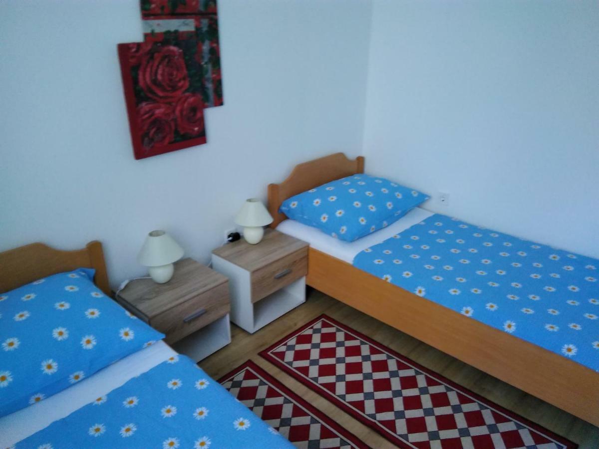 Mara Apartment พูลา ภายนอก รูปภาพ