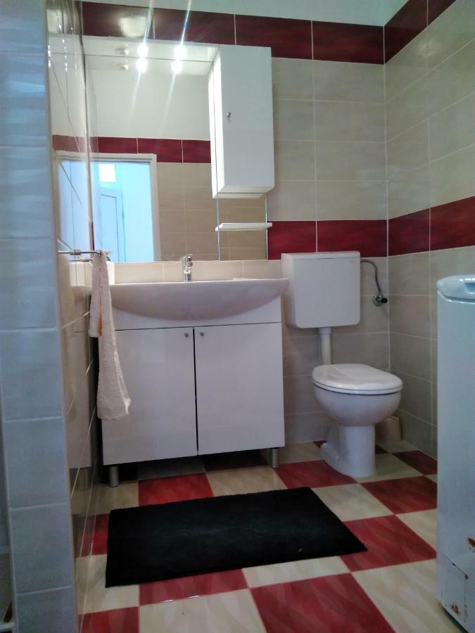 Mara Apartment พูลา ภายนอก รูปภาพ