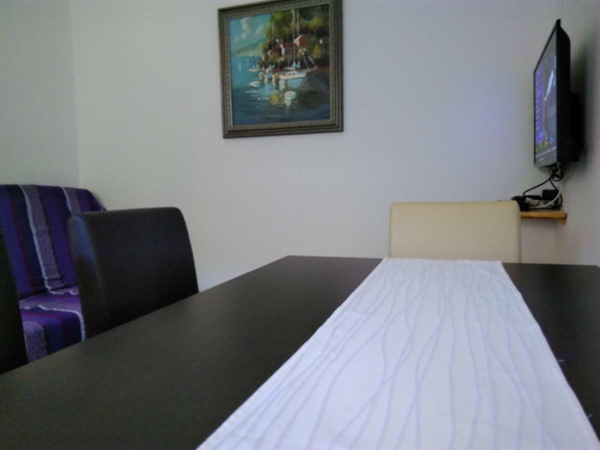 Mara Apartment พูลา ภายนอก รูปภาพ